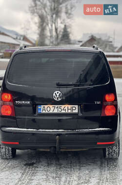 Минивэн Volkswagen Touran 2007 в Межгорье