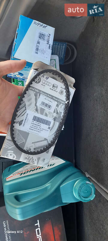 Минивэн Volkswagen Touran 2011 в Хотине