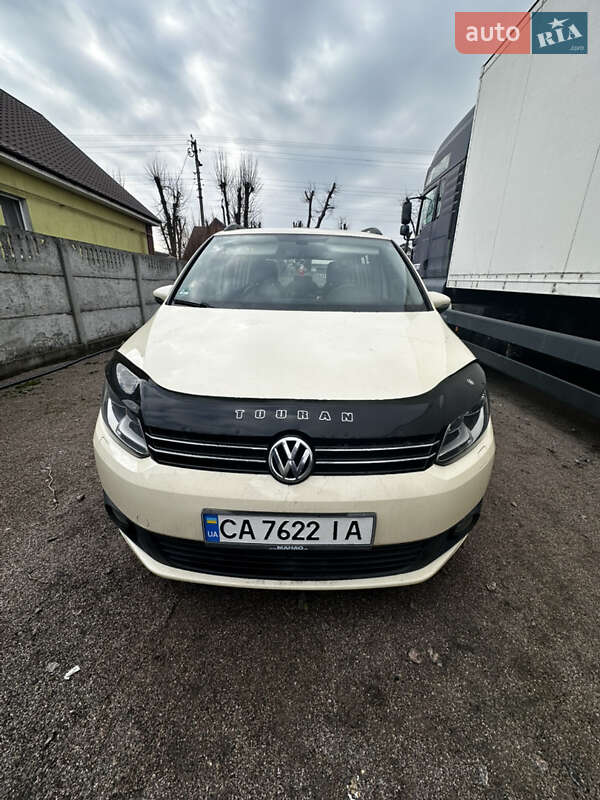 Мінівен Volkswagen Touran 2015 в Черкасах