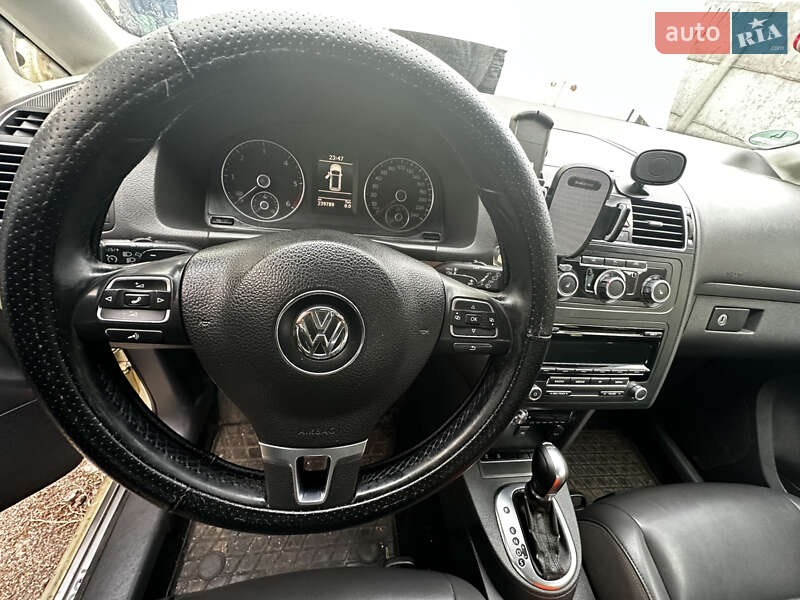 Мінівен Volkswagen Touran 2015 в Черкасах