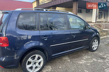 Минивэн Volkswagen Touran 2010 в Черновцах