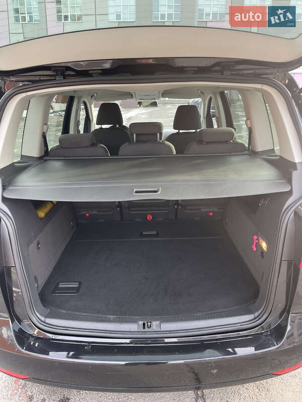 Минивэн Volkswagen Touran 2014 в Одессе