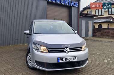 Мінівен Volkswagen Touran 2010 в Сарнах