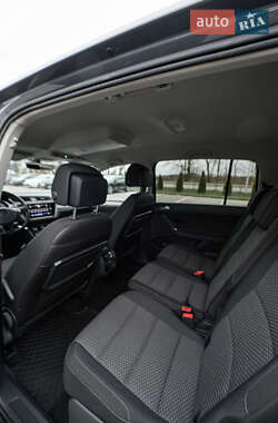 Микровэн Volkswagen Touran 2020 в 