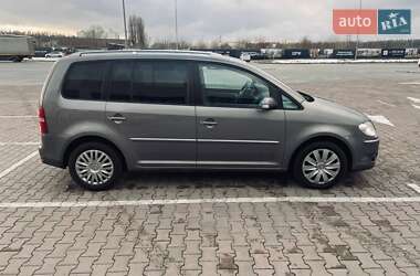 Мінівен Volkswagen Touran 2007 в Києві