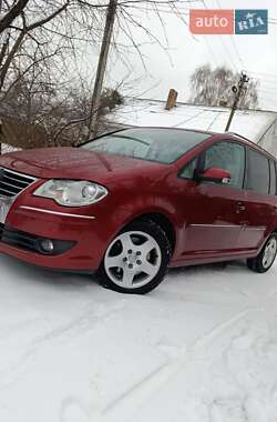 Минивэн Volkswagen Touran 2007 в Луцке