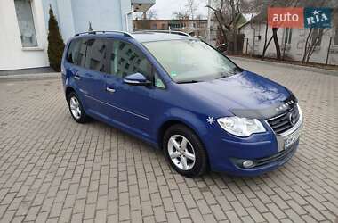 Мінівен Volkswagen Touran 2009 в Житомирі