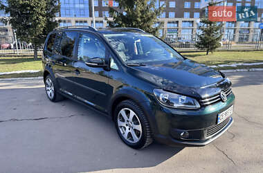 Минивэн Volkswagen Touran 2011 в 