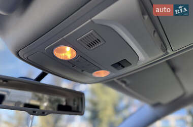 Минивэн Volkswagen Touran 2011 в 