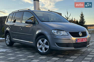 Мінівен Volkswagen Touran 2010 в Стрию