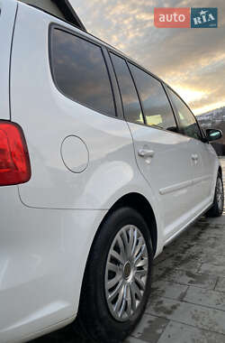 Мінівен Volkswagen Touran 2012 в Делятині