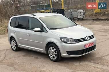 Минивэн Volkswagen Touran 2011 в Коростене