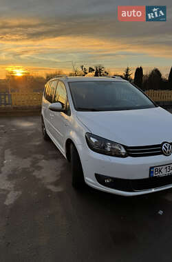 Мінівен Volkswagen Touran 2014 в Рівному