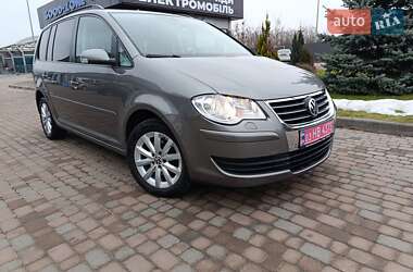 Мінівен Volkswagen Touran 2008 в Сарнах