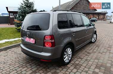 Мінівен Volkswagen Touran 2008 в Сарнах