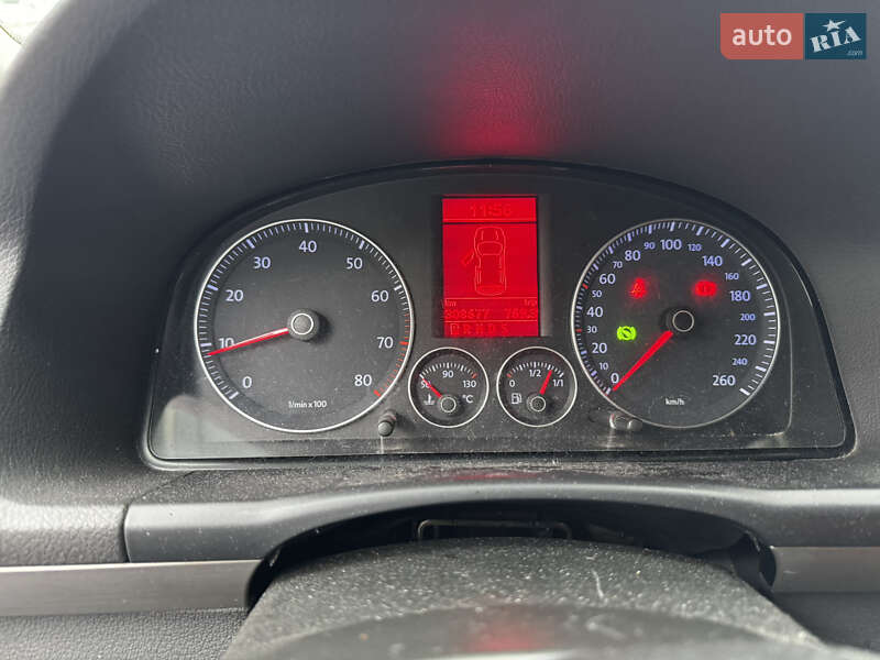 Минивэн Volkswagen Touran 2008 в Киеве