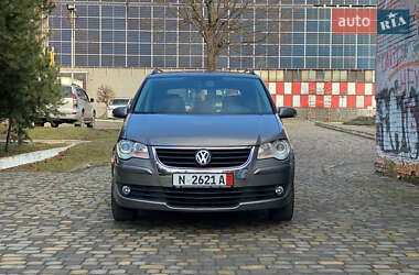 Мінівен Volkswagen Touran 2008 в Луцьку