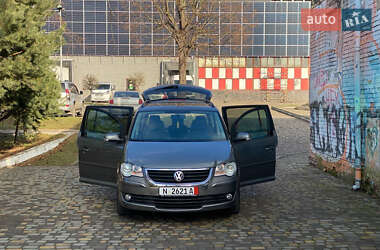 Мінівен Volkswagen Touran 2008 в Луцьку