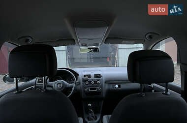 Мінівен Volkswagen Touran 2014 в 