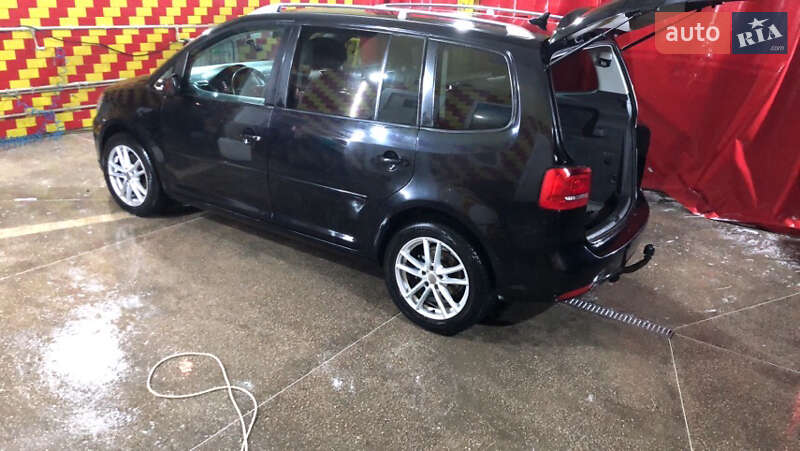 Volkswagen Touran 2012