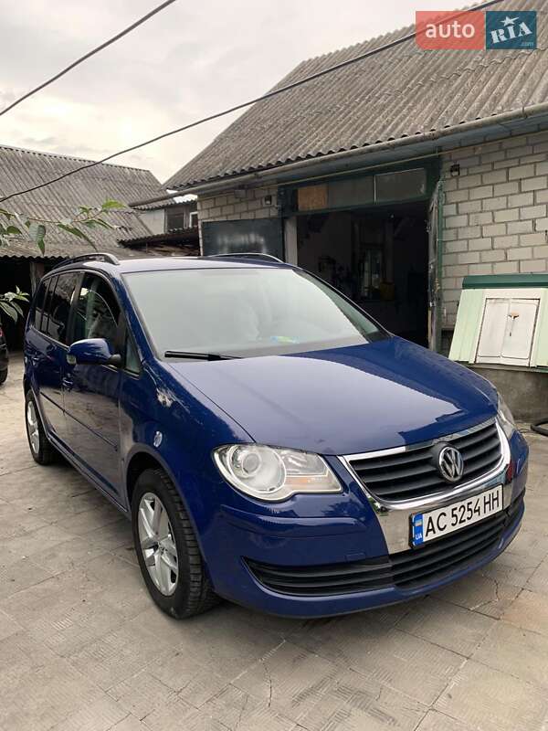 Минивэн Volkswagen Touran 2007 в Самарах