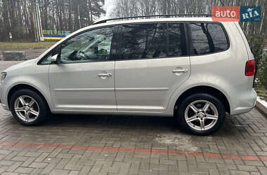 Минивэн Volkswagen Touran 2012 в 