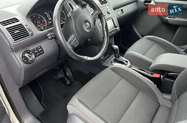 Минивэн Volkswagen Touran 2012 в 