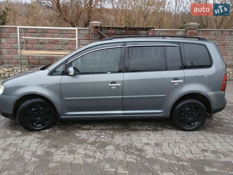 Минивэн Volkswagen Touran 2004 в 