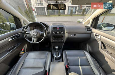 Мінівен Volkswagen Touran 2012 в Чернівцях