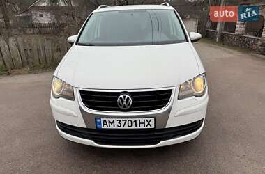 Минивэн Volkswagen Touran 2010 в Житомире