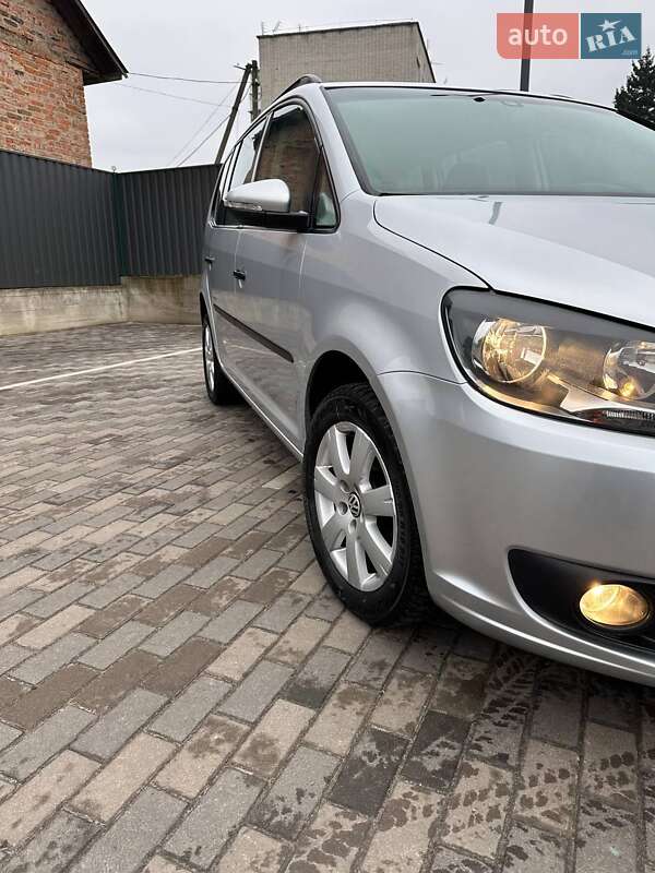 Минивэн Volkswagen Touran 2012 в Ичне