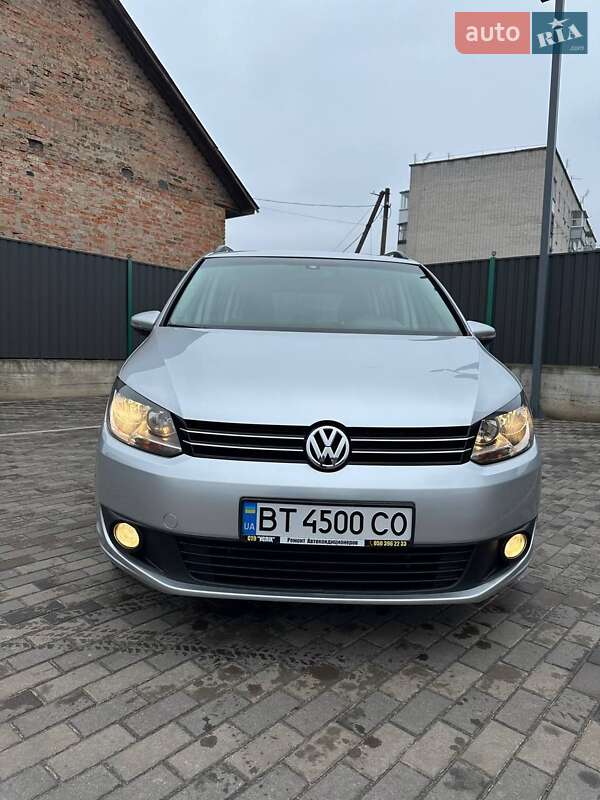 Минивэн Volkswagen Touran 2012 в Ичне
