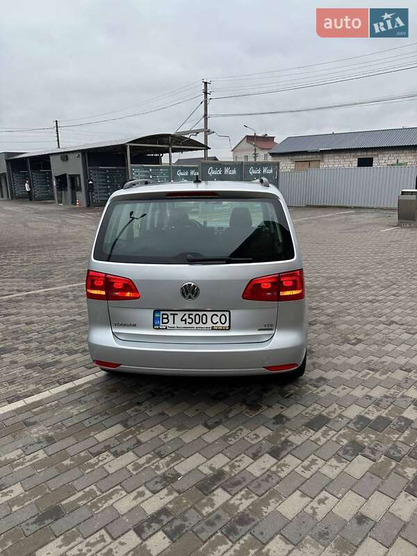 Минивэн Volkswagen Touran 2012 в Ичне