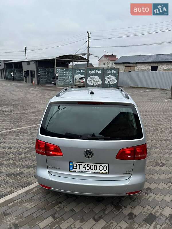 Минивэн Volkswagen Touran 2012 в Ичне