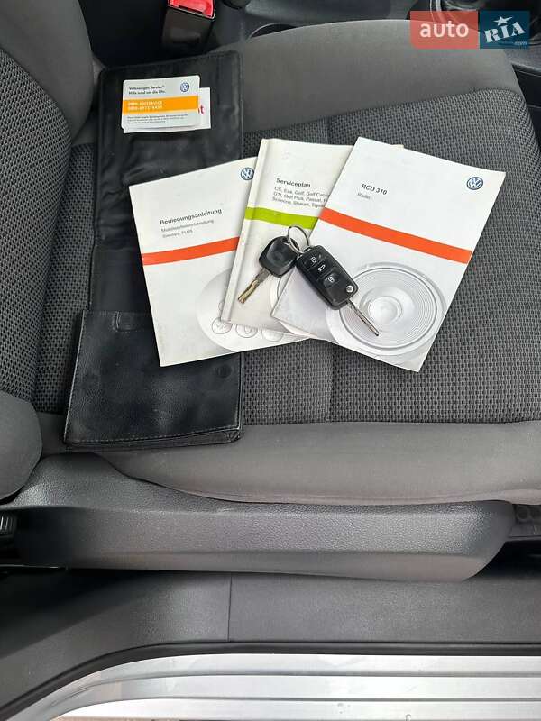 Минивэн Volkswagen Touran 2012 в Ичне