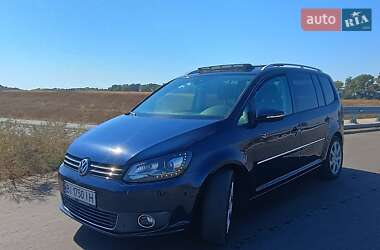 Мінівен Volkswagen Touran 2013 в 