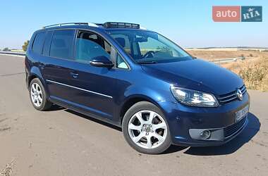 Мінівен Volkswagen Touran 2013 в 