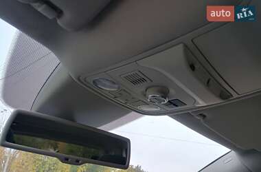 Мінівен Volkswagen Touran 2013 в 