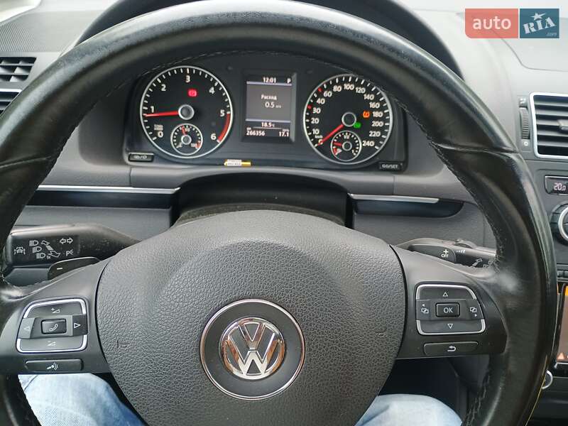 Мінівен Volkswagen Touran 2013 в Полтаві фото 20 Мінівен Volkswagen Touran 2013 в Полтаві