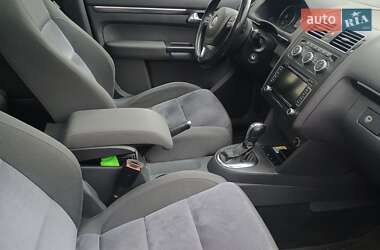 Мінівен Volkswagen Touran 2013 в 