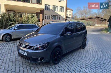 Мінівен Volkswagen Touran 2013 в Сваляві