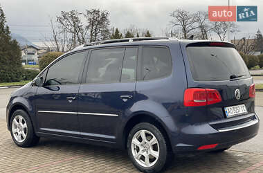 Минивэн Volkswagen Touran 2010 в Виноградове