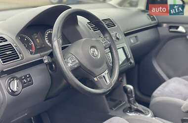 Минивэн Volkswagen Touran 2010 в Виноградове