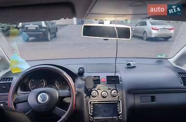 Минивэн Volkswagen Touran 2004 в 