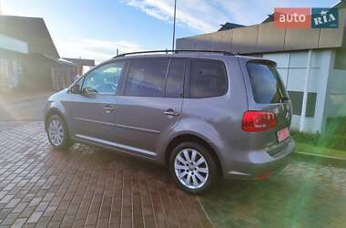 Мінівен Volkswagen Touran 2010 в Сарнах