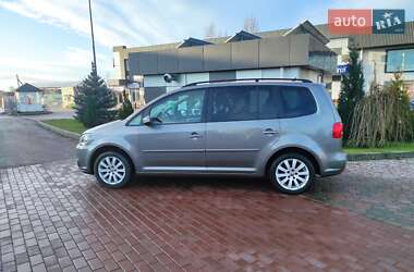 Мінівен Volkswagen Touran 2010 в Сарнах