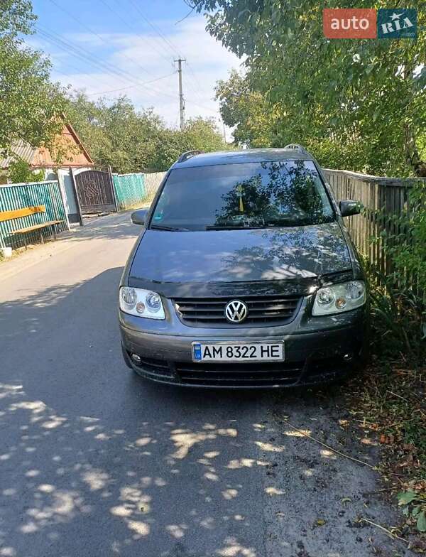 Минивэн Volkswagen Touran 2006 в Житомире
