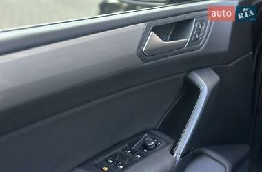 Микровэн Volkswagen Touran 2016 в 
