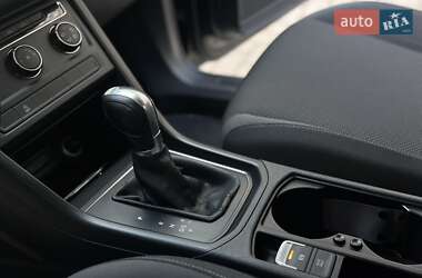 Микровэн Volkswagen Touran 2016 в 