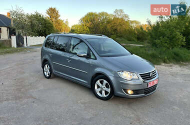 Мінівен Volkswagen Touran 2010 в 